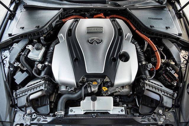 2017 Infiniti Q50 Hybrid Premium