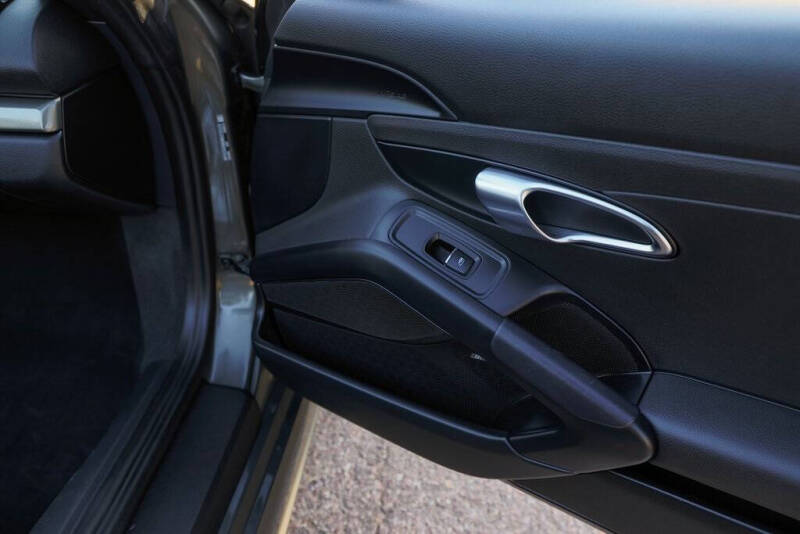 2021 Porsche 718 Boxster