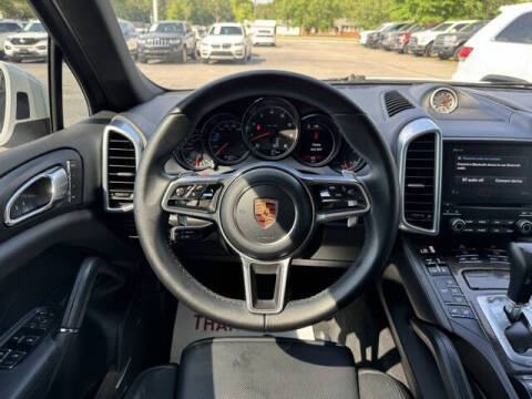 2017 Porsche Cayenne Platinum Edition