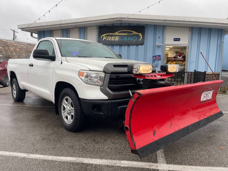 2014 Toyota Tundra SR's photo