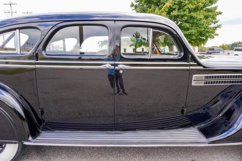 1936 Chrysler Imperial