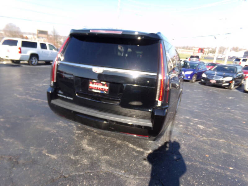 2019 Cadillac Escalade ESV Luxury