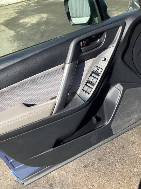 2017 Subaru Forester 2.5i
