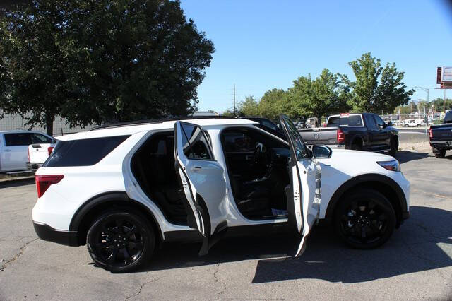 2023 Ford Explorer ST-Line