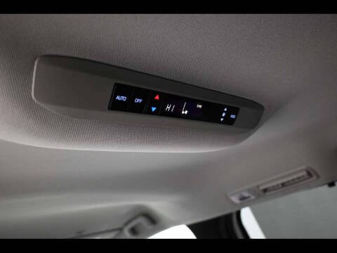 2025 Toyota Sienna LE 8-Passenger