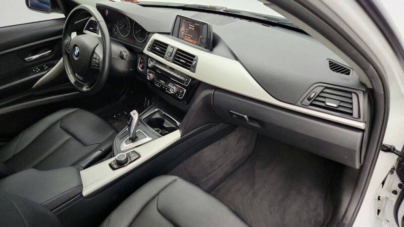 2017 BMW 3 Series 320i xDrive