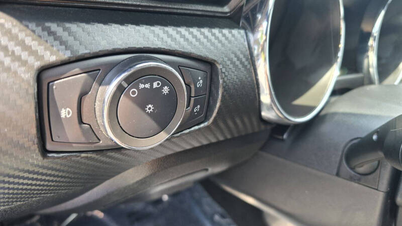 2016 Ford Mustang V6
