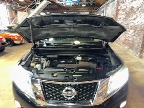 2016 Nissan Pathfinder SV