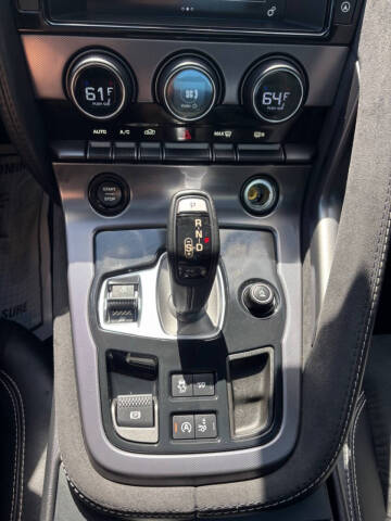 2017 Jaguar F-TYPE R