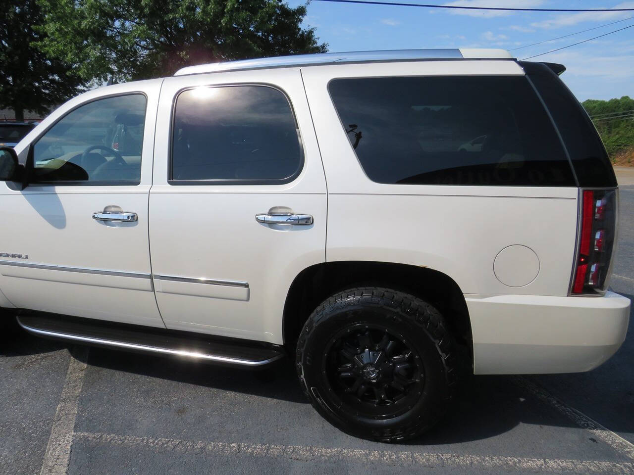 2010 GMC Yukon for sale at Colbert's Auto Outlet in Hickory, NC