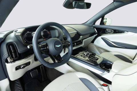 2025 Aston Martin DBX 707