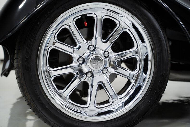 1933 Ford Super Deluxe