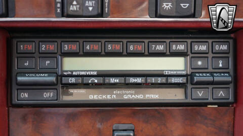 1989 Mercedes-Benz 560-Class 560 SL