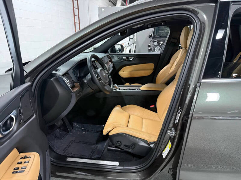 2021 Volvo XC60 Recharge T8 Inscription