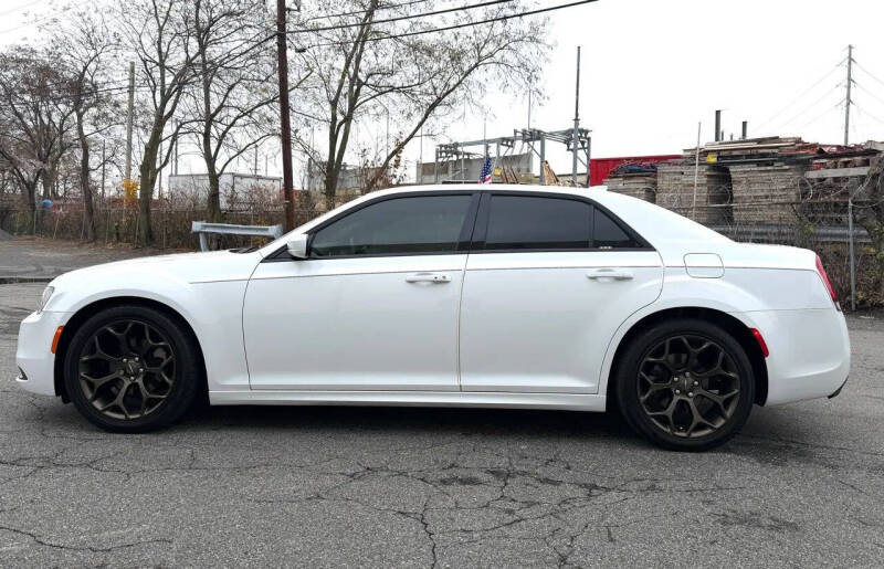 2019 Chrysler 300 S
