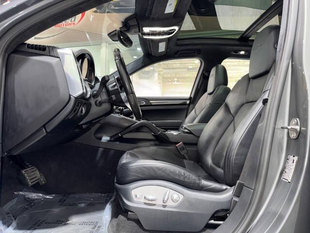 2017 Porsche Cayenne GTS