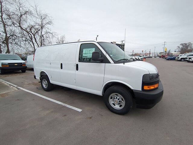 2025 Chevrolet Express 2500