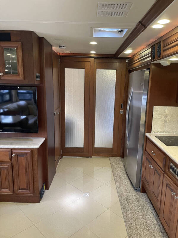 2013 Freightliner XCM Chassis