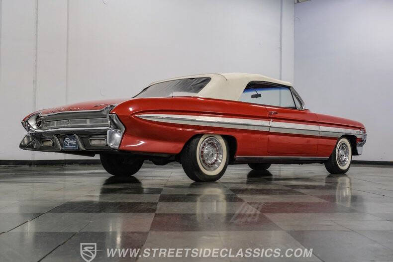 1961 Oldsmobile Starfire