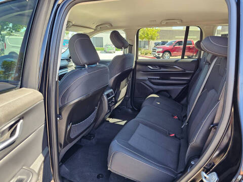 2024 Jeep Grand Cherokee Laredo