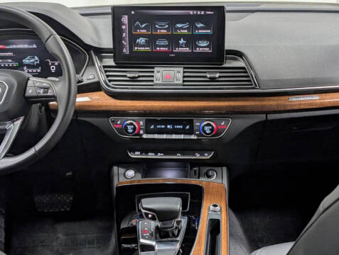 2025 Audi Q5 quattro Premium 40 TFSI