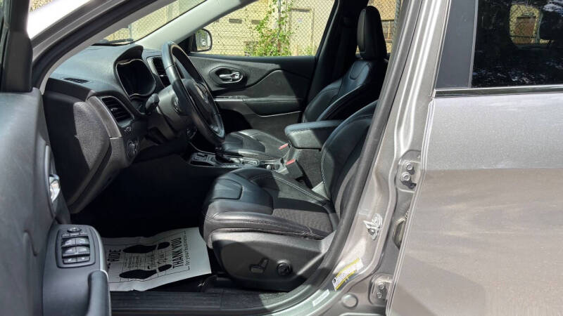 2019 Jeep Cherokee Latitude Plus