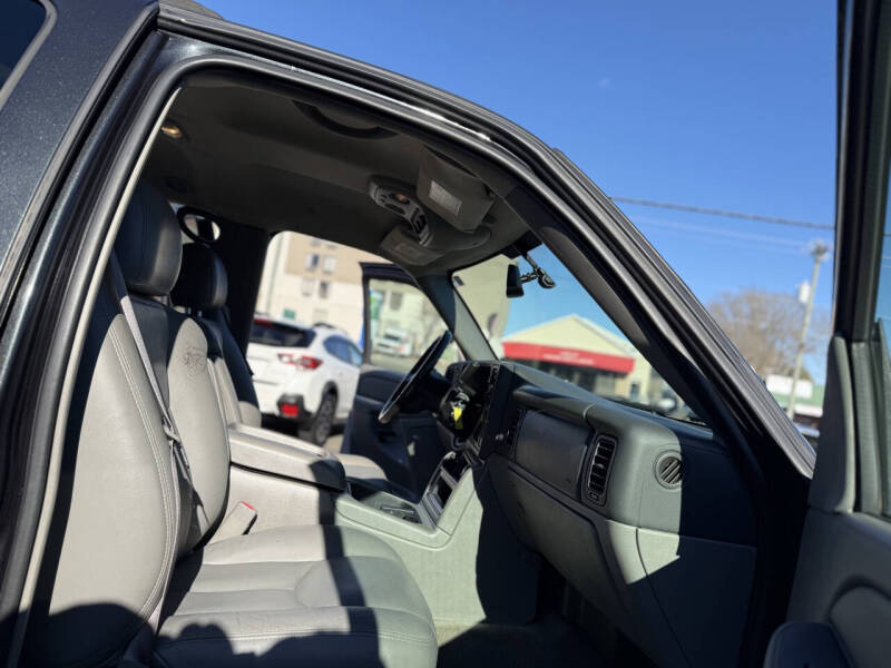 2004 GMC Yukon XL 1500 SLT