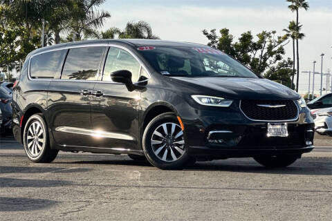 2022 Chrysler Pacifica Hybrid Touring L