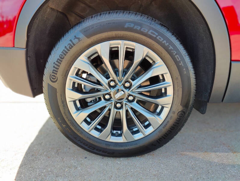 2024 Cadillac XT4 Premium Luxury