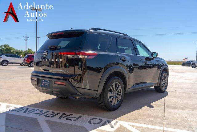 2024 Nissan Pathfinder SV