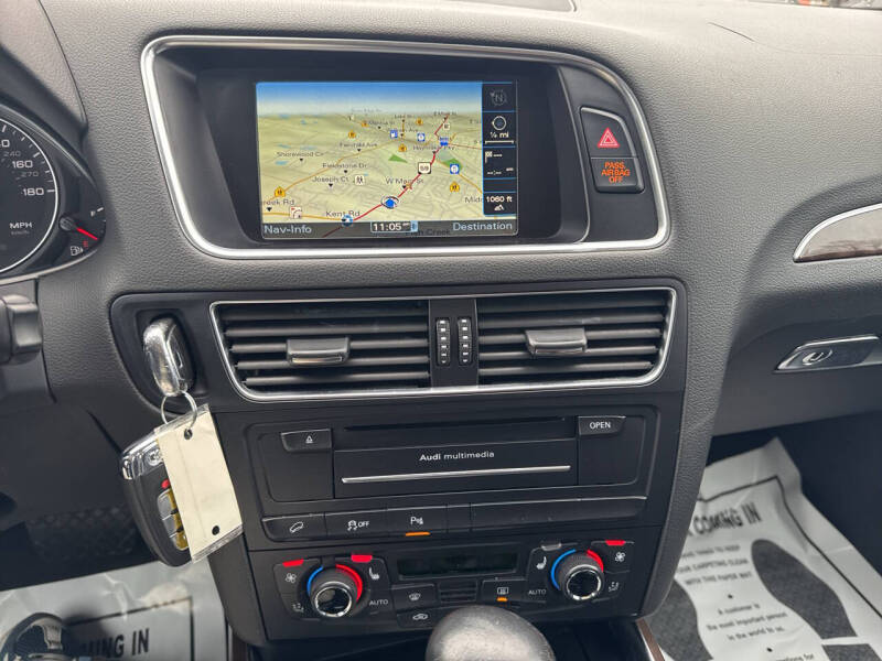 2011 Audi Q5 2.0T quattro Premium Plus