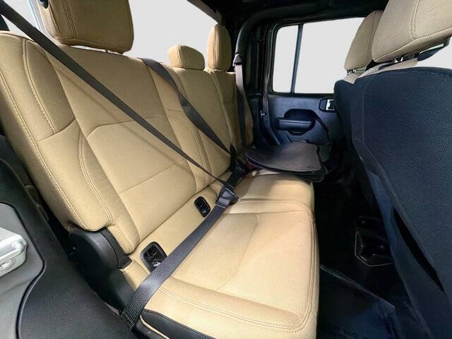 2022 Jeep Gladiator Sport