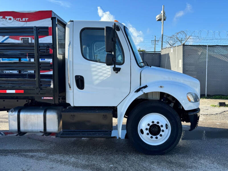 2016 Freightliner M2 106