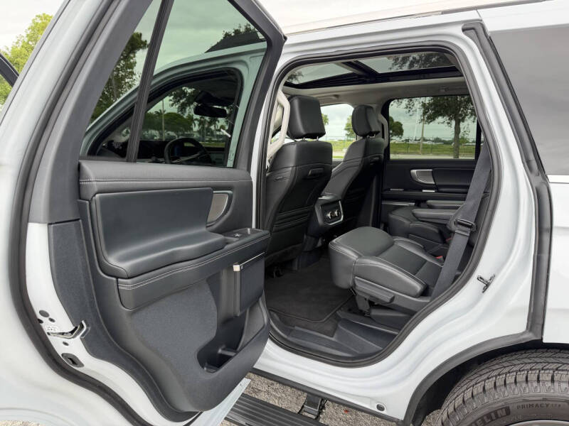 2025 Ford Expedition Platinum