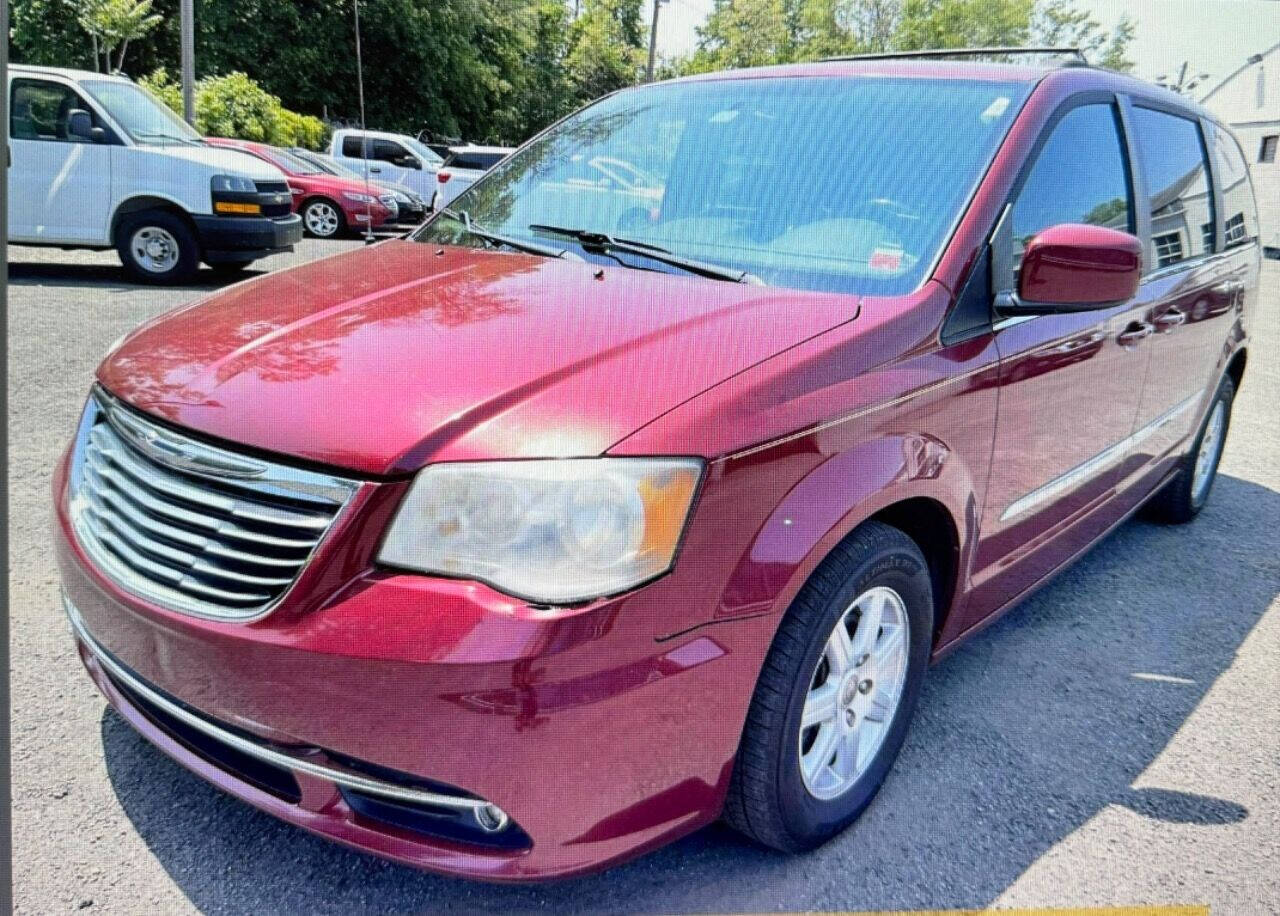 2012 chrysler hot sale minivan for sale