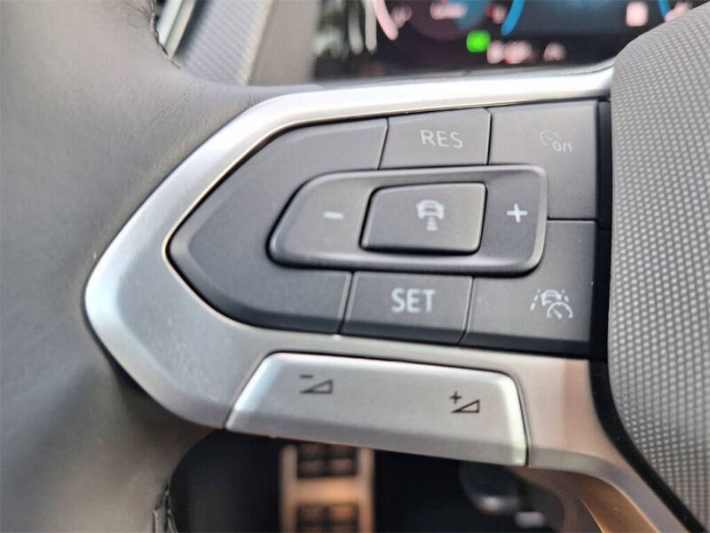 2026 Volkswagen Atlas Cross Sport SEL Premium R-Line 4Motion