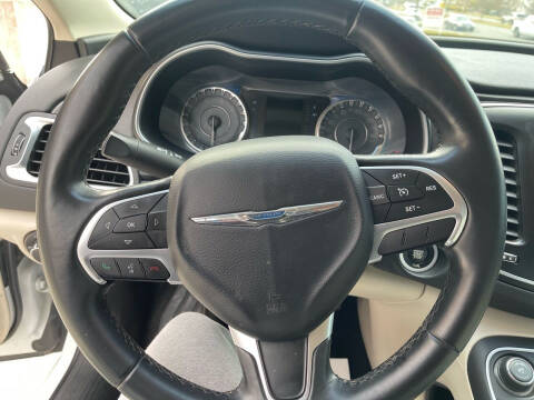 2017 Chrysler 200 LX