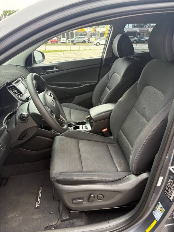 2016 Hyundai Tucson SE