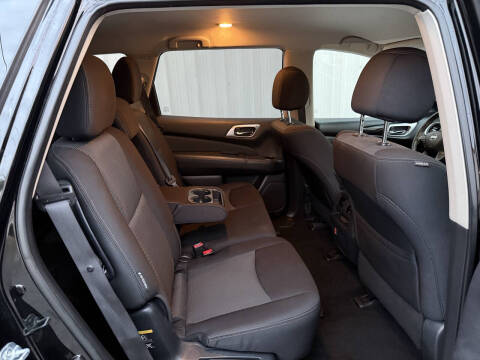 2018 Nissan Pathfinder SV