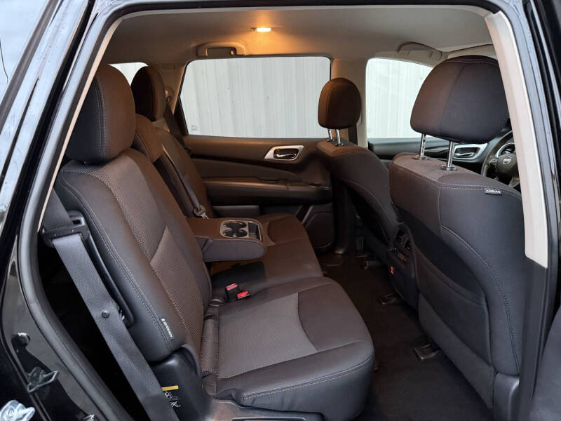 2018 Nissan Pathfinder SV