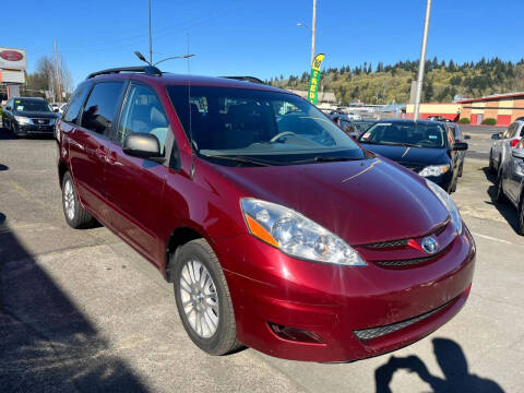 2008 Toyota Sienna LE 7-Passenger