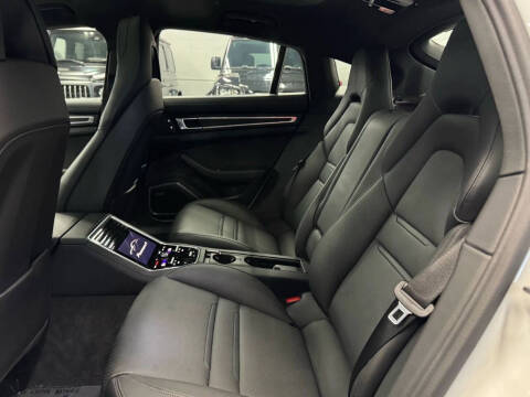 2023 Porsche Panamera 4 E-Hybrid Platinum Edition
