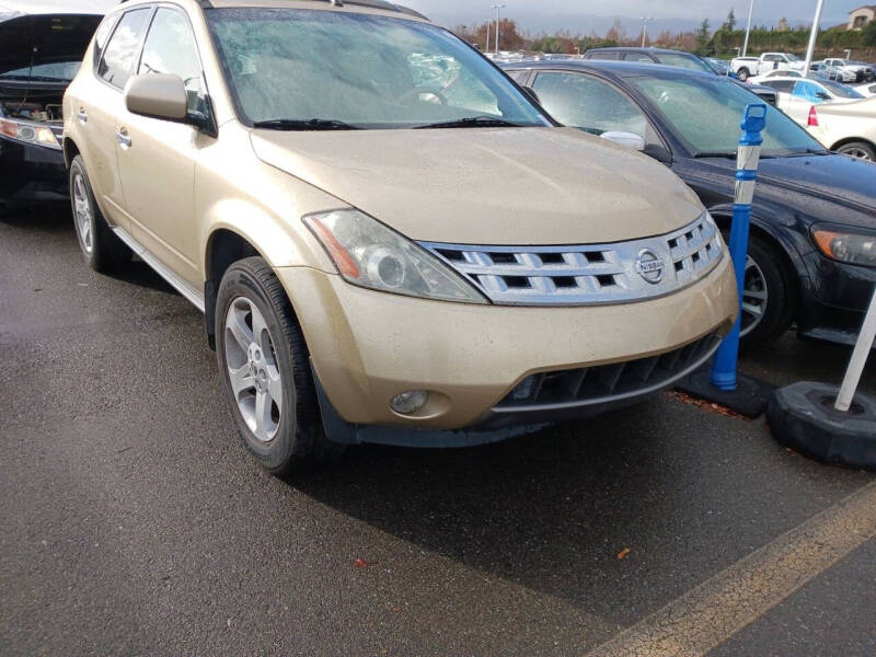 Nissan Murano's photo