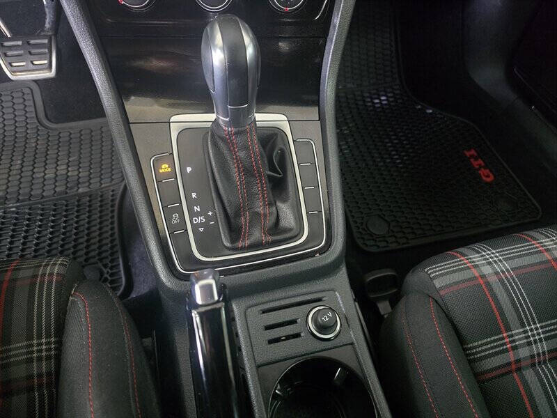 2017 Volkswagen Golf GTI S