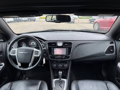 2013 Chrysler 200 Limited