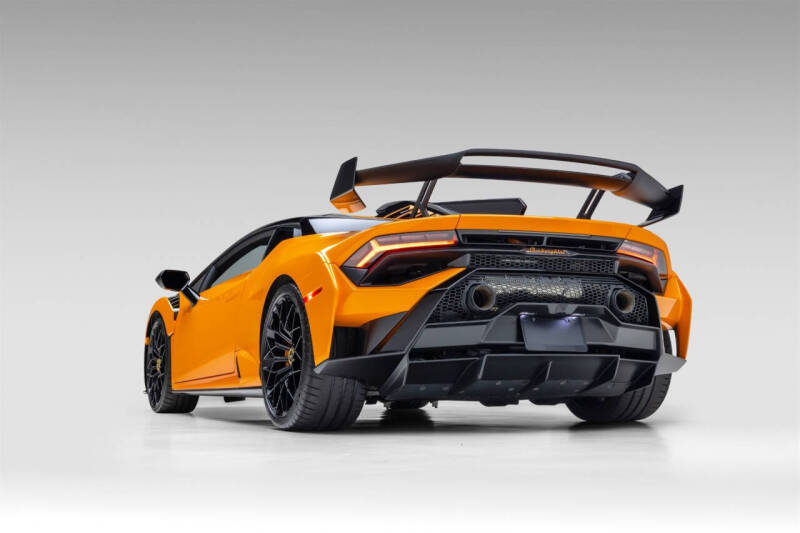 2023 Lamborghini Huracan STO