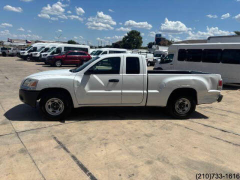 2006 Mitsubishi Raider LS