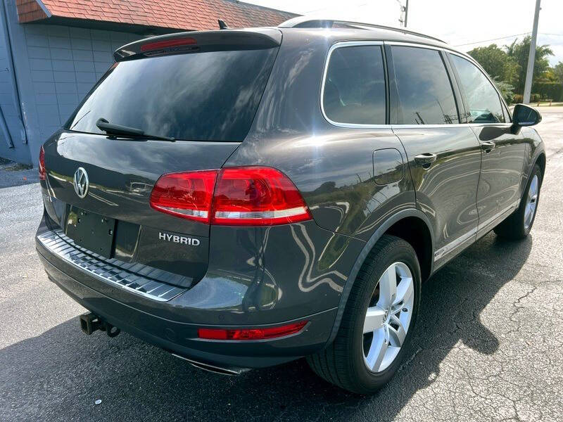 2011 Volkswagen Touareg Hybrid