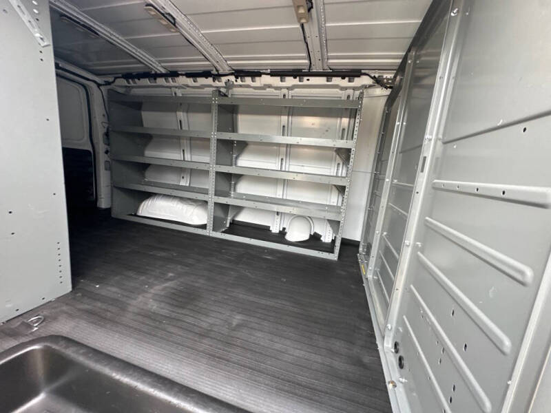 2021 GMC Savana 2500