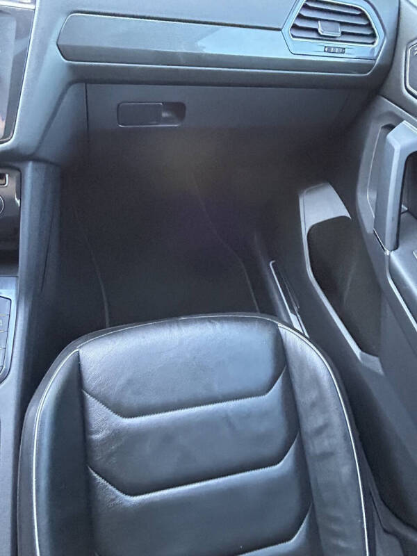 2018 Volkswagen Tiguan 2.0T SEL Premium